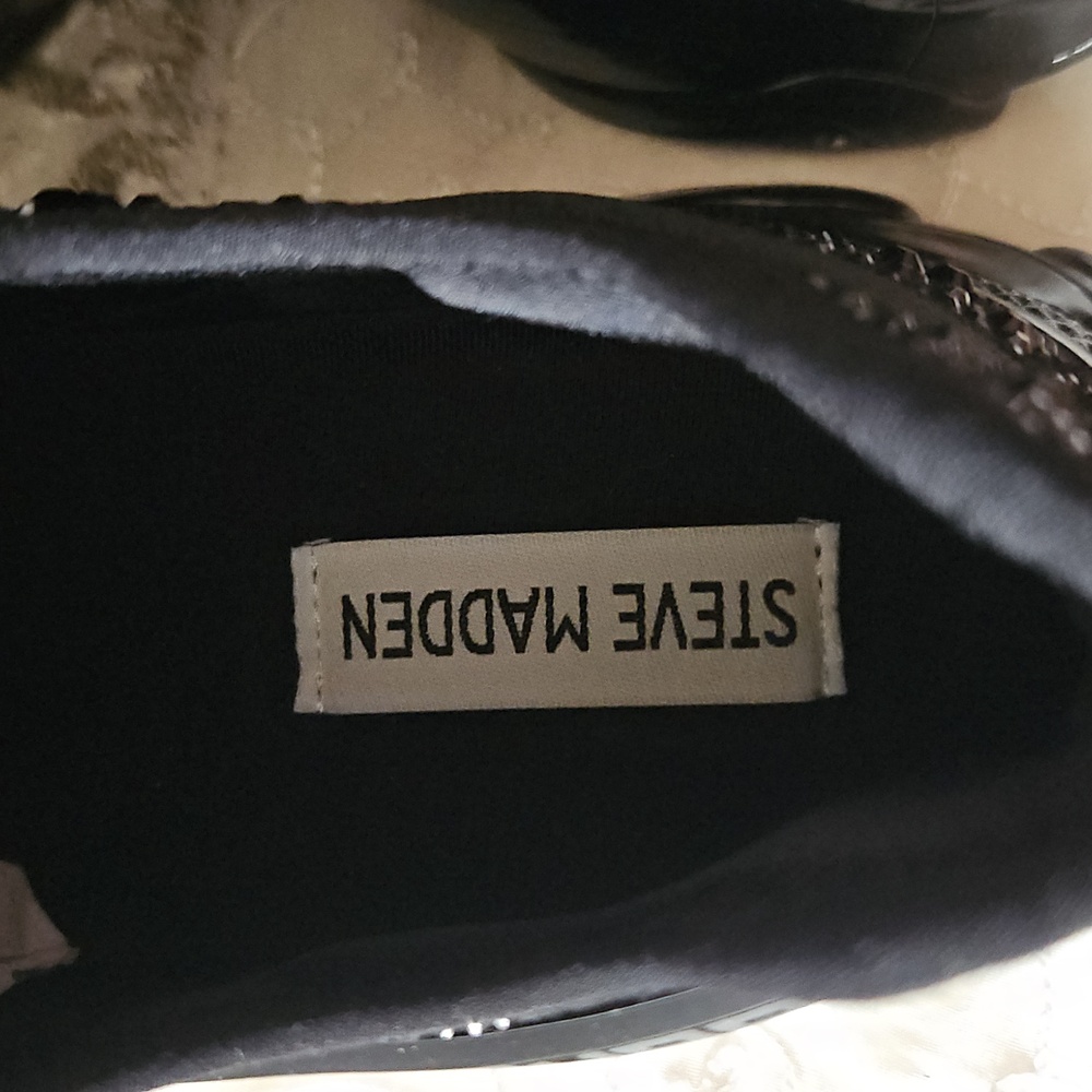 Steve Madden Black Rhinestones Sneakers - SIZE 5.5 - Picture 10 of 11